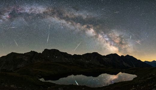 ペルセウス座流星群2026のピーク時間・方角は?新月で数年に一度の好条件!